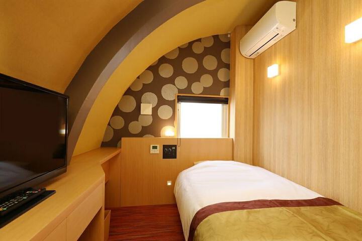 Room 10 of 38