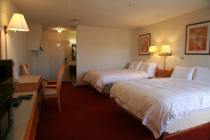Room 9 of 28