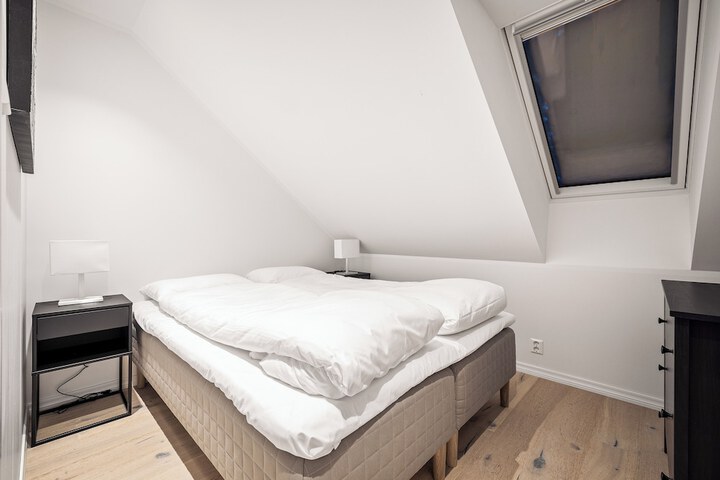 Room 13 of 49