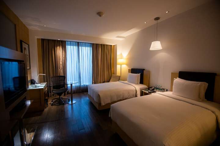 Room 8 of 145