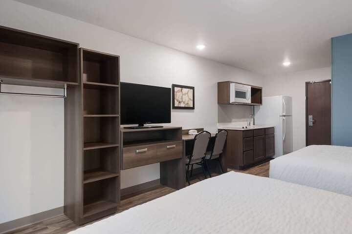 Suite Queen Bed (13 of 13)