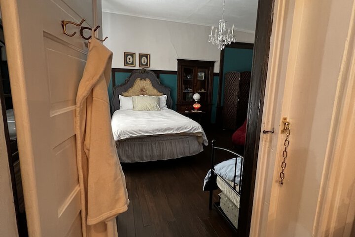 Room 49 of 96