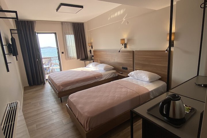 Room 42 of 93