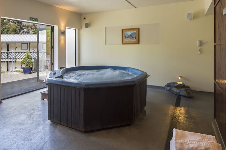Hotel Pool
