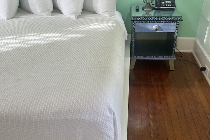 Room 50 of 142