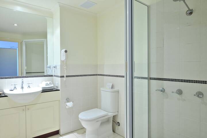 Room 4 of 34
