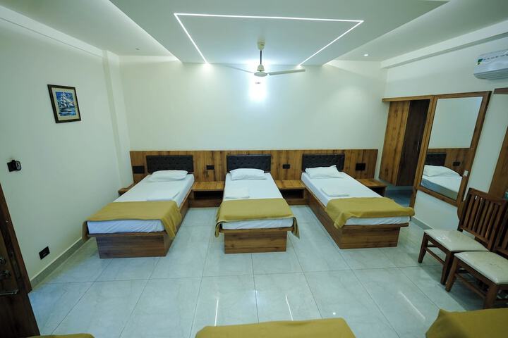 Room 19 of 68