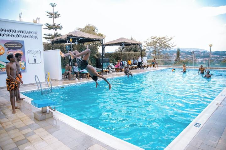 Hotel Pool