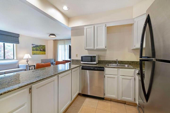 Suite 1 King Bed Second Floor Sofa Bed Kitchen Separate Living Area WiFi Full Breakfast (10 of 34)