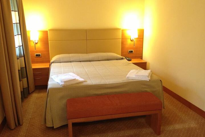 Room 15 of 52