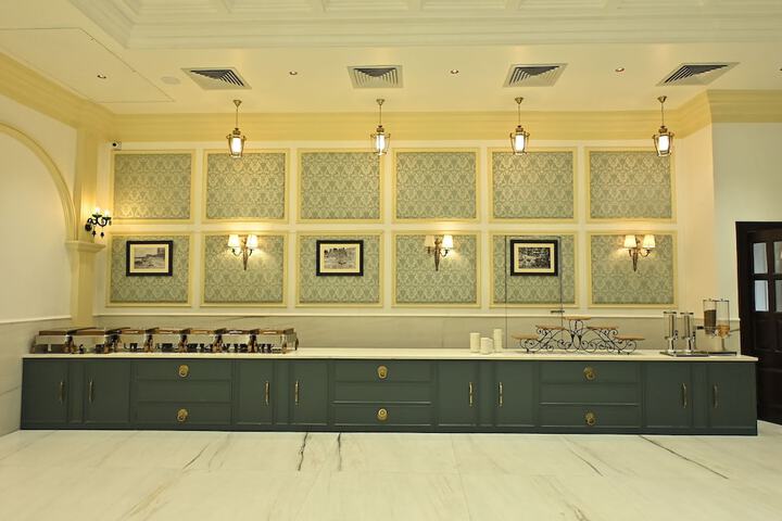 Ballroom/Hall 122 of 161