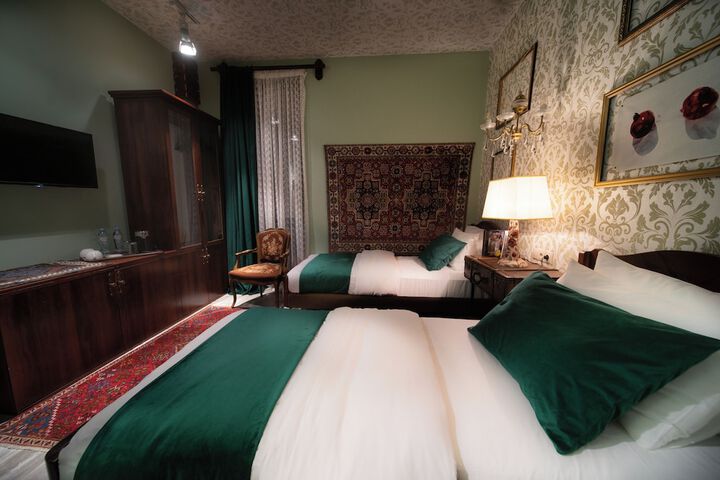 Room 32 of 75