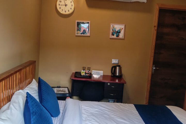 Room 42 of 195