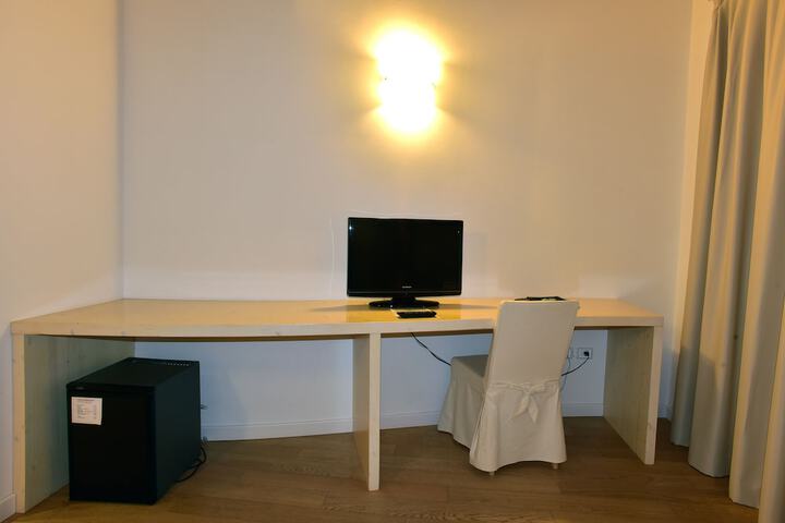 Room 6 of 43