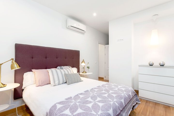 Room 2 of 15