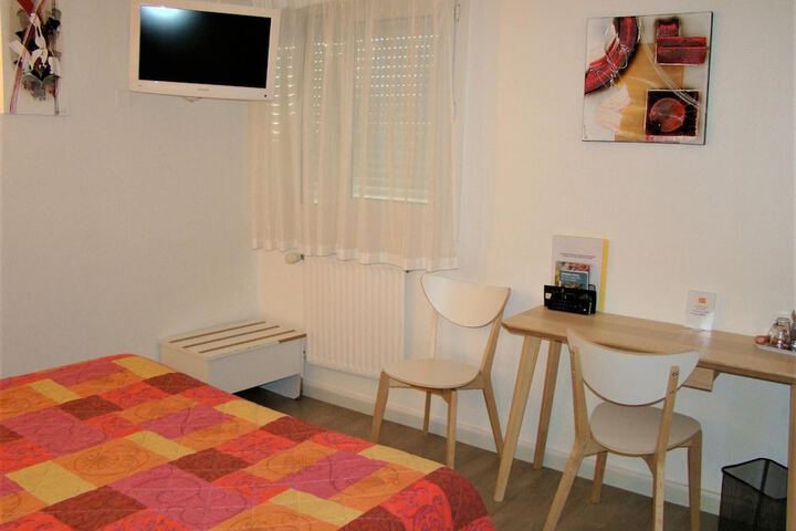 Room 18 of 65