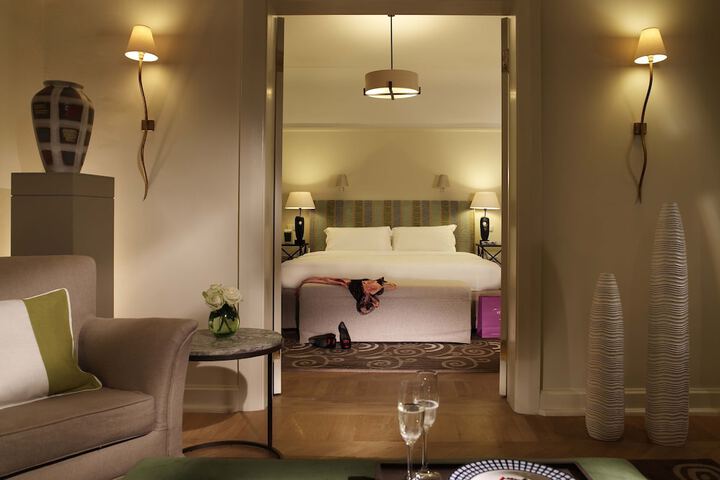 Room 11 of 208