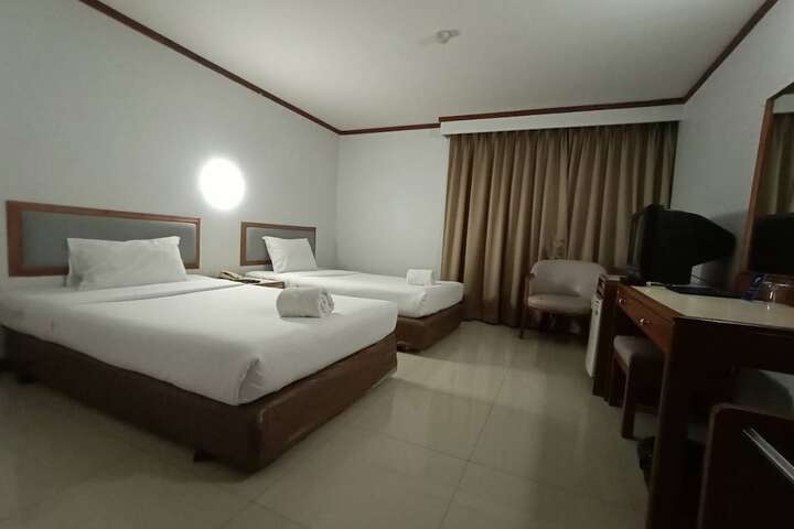 Room 70 of 143