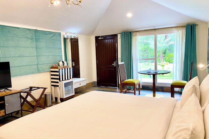 Room 19 of 37