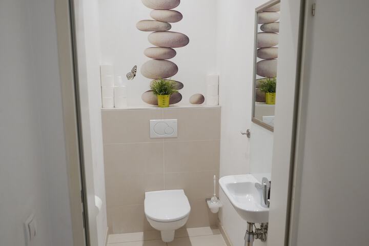Room 16 of 21