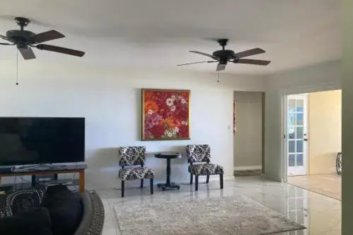 Room 11 of 28