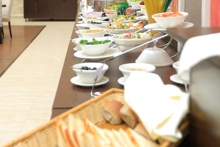 Dining 54 of 66