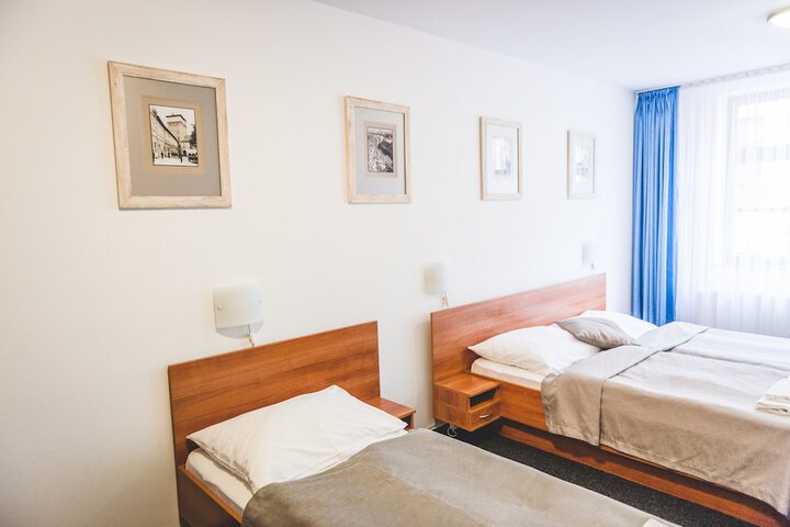 Room 12 of 52