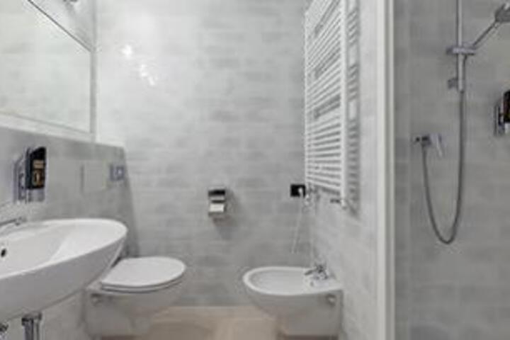 Room 8 of 36