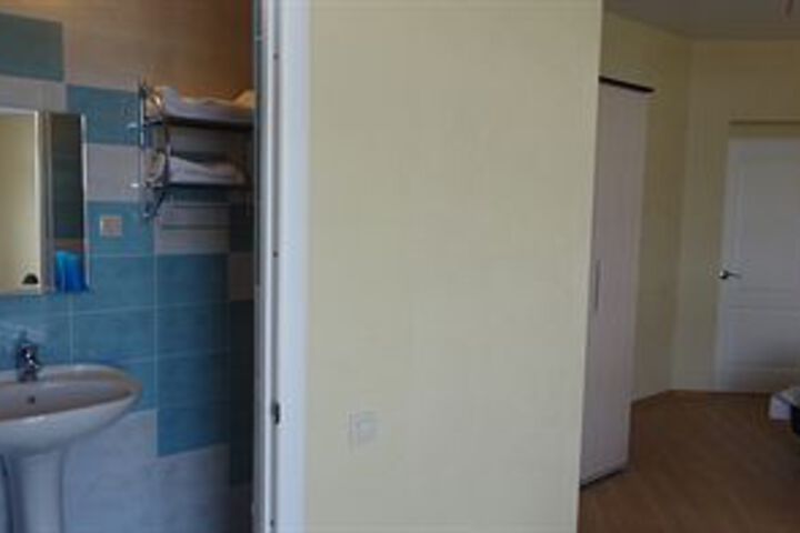 Room 21 of 176