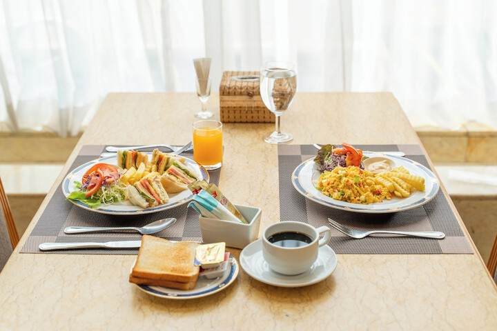 Breakfast/Coffee Service 107 of 140