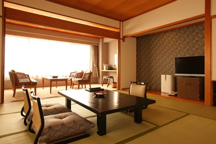 Room 9 of 50