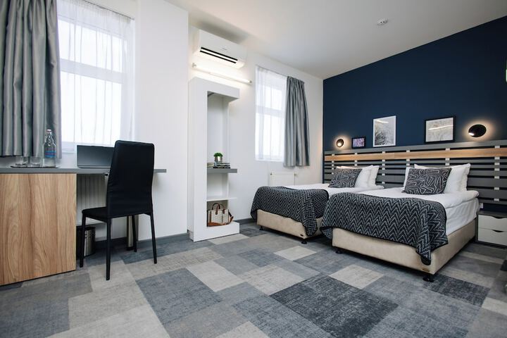 Room 28 of 30