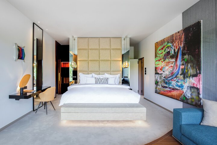 Room 32 of 122