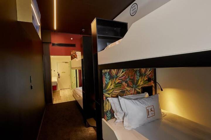 Room 12 of 81