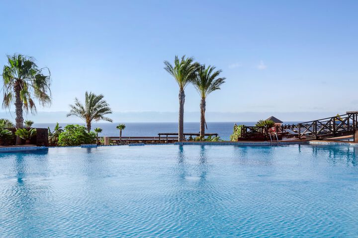 Pool Hotel