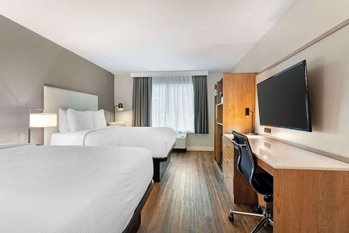 Accessible 2 Double Mobility Accessible Bathtub Full Breakfast (7 of 12)