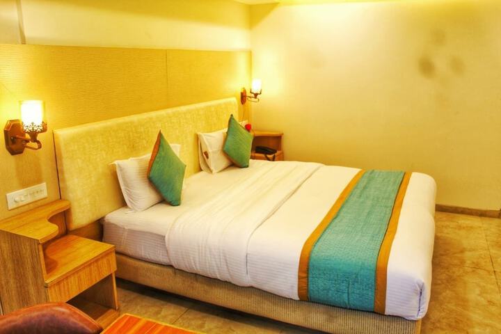Room 3 of 34