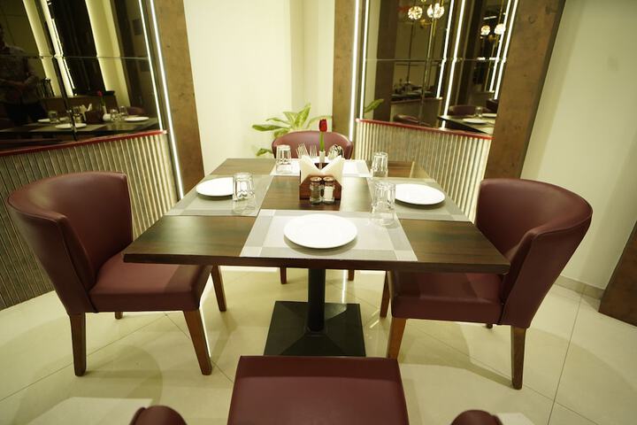 Dining 43 of 72