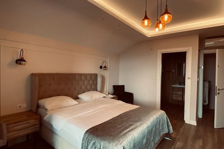 Room 8 of 27
