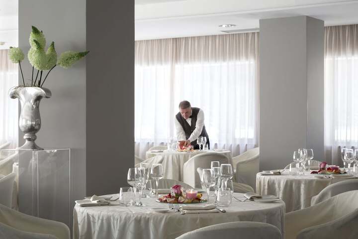Dining 106 of 137