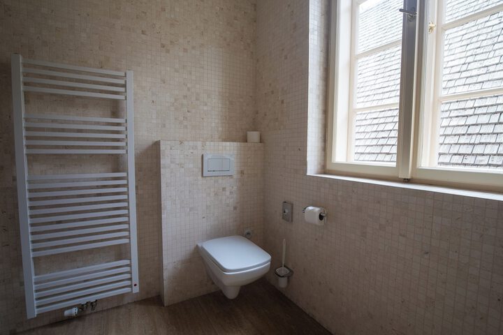 Room 117 of 183