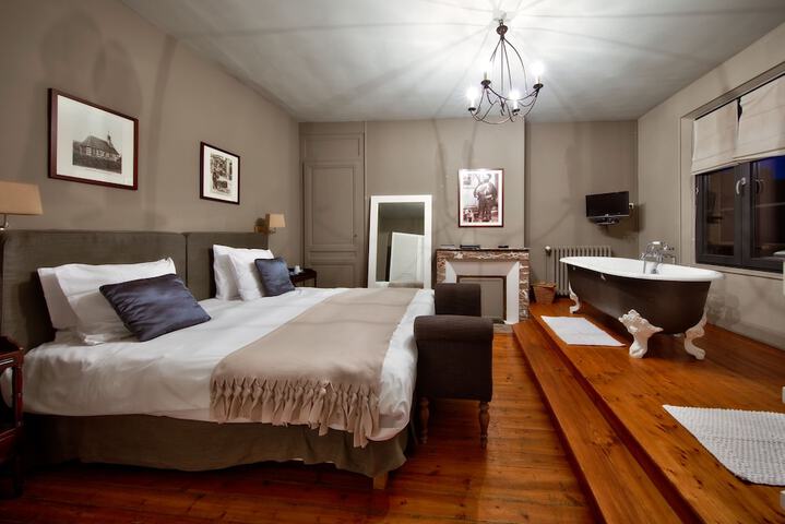 Room 3 of 58