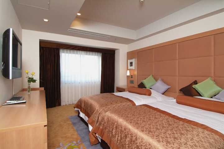 Room 14 of 97