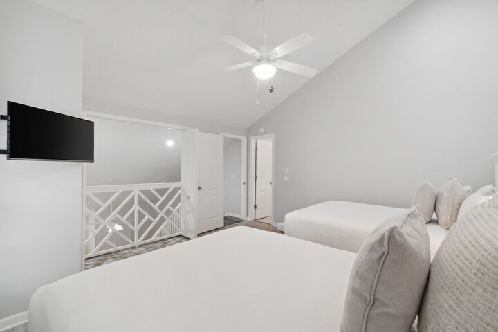Room 14 of 125