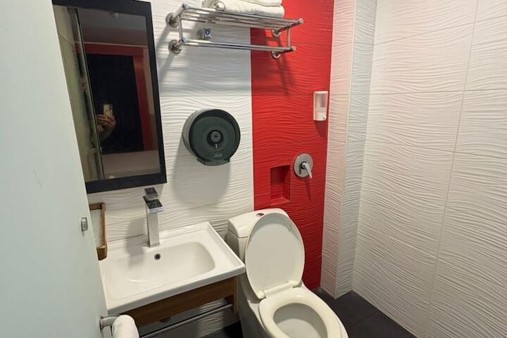 Room 14 of 21