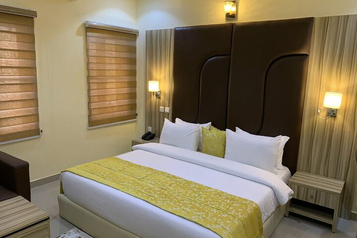 Room 3 of 18