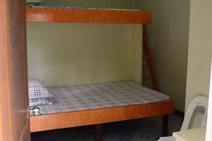 Room 2 of 37