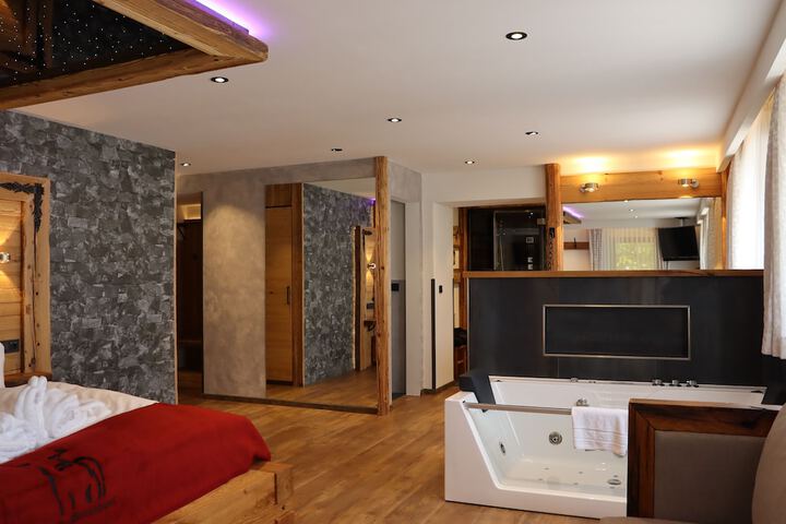 Room 9 of 67