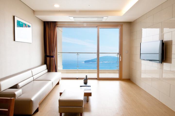 Room 3 of 101