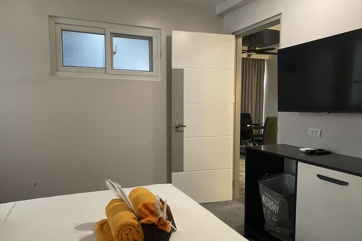 Room 14 of 403